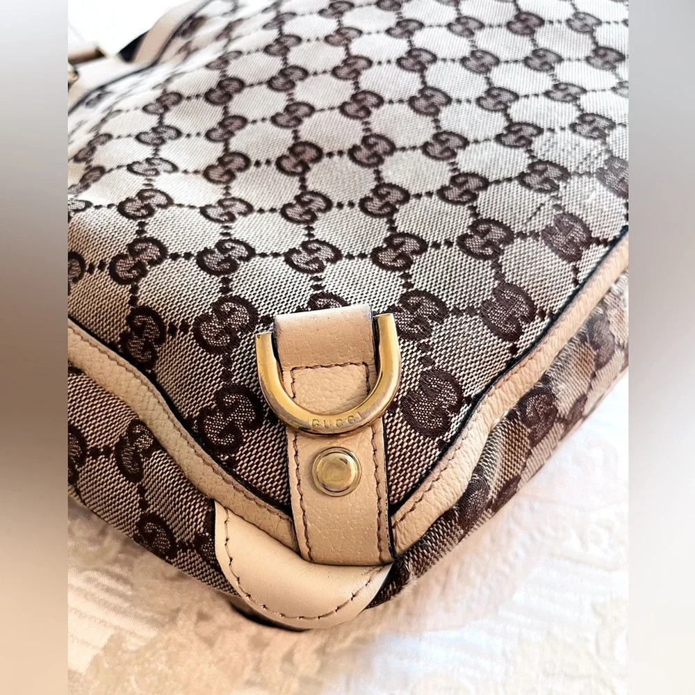 Gucci Beige and Brown GG Canvas Tote. Good condition. Authenticity card provided - Picture 6 of 14